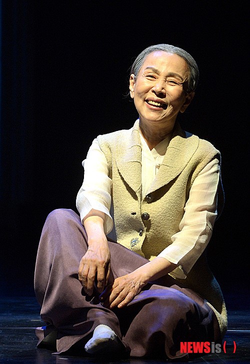 배우 손숙