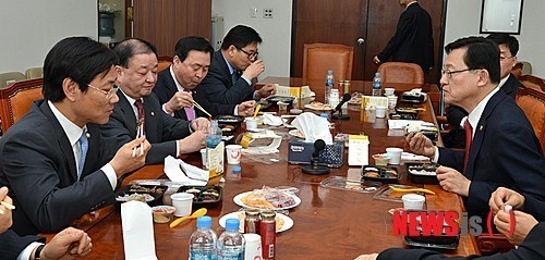지식경제위 도시락 식사