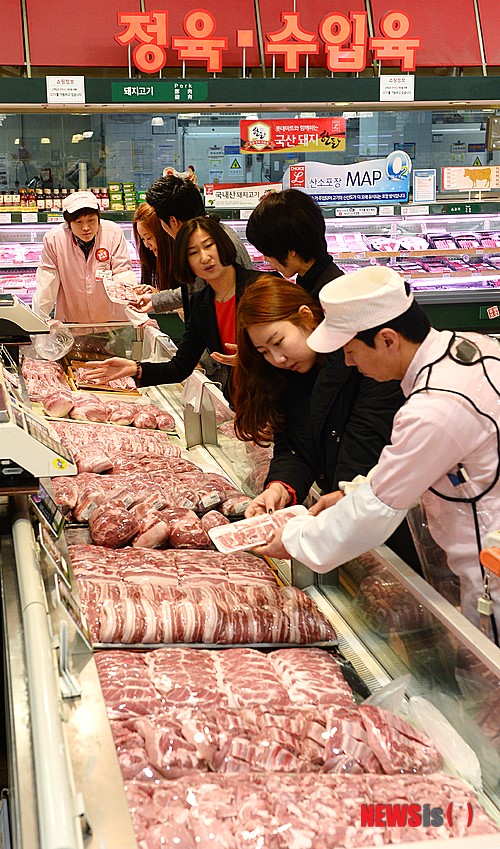 롯데마트, 돼지고기 판매촉진 행사