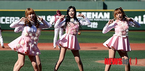 축하공연 펼치는 비피팝