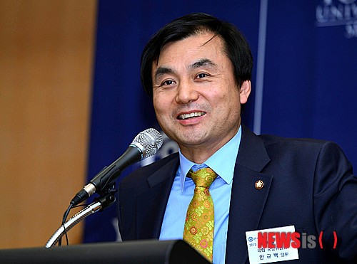 기조연설하는 안규백 의원