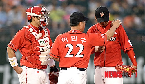 이만수 감독, 희상이 잘 던졌어!
