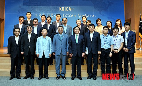 강창희 의장, 한국국제협력단 격려 방문