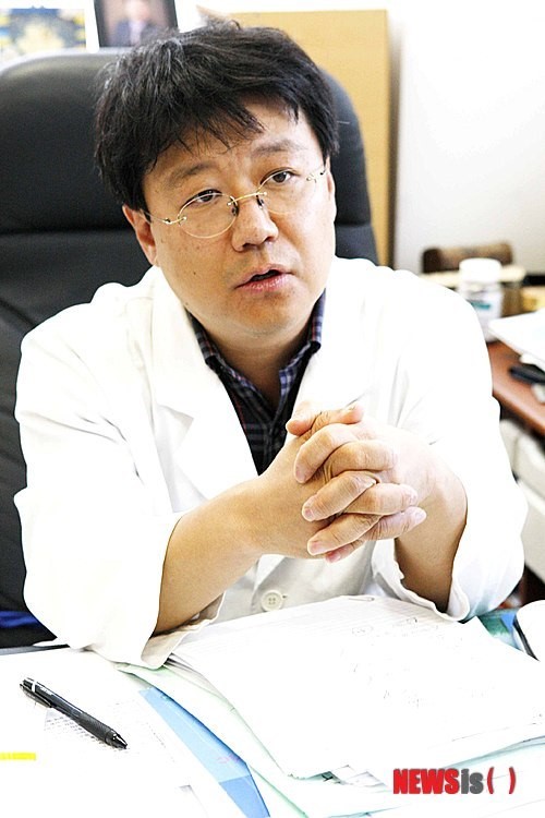 연세신경정신과 정신과전문의 손석한 원장
