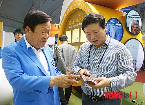 천안웰빙식품엑스포 찾은 성무용 조직위원장