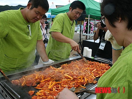 춘천 북한 이탈주민 자활터 닭갈비 판매시설 착공