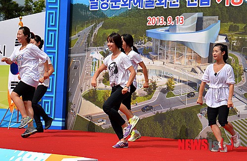 밀양문화예술회관 건립, 밀양 아리랑 표준 플래시몹