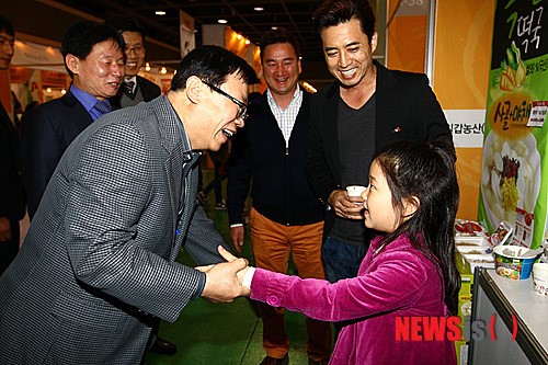 쌀가공식품 산업대전 방문한 이동필 장관