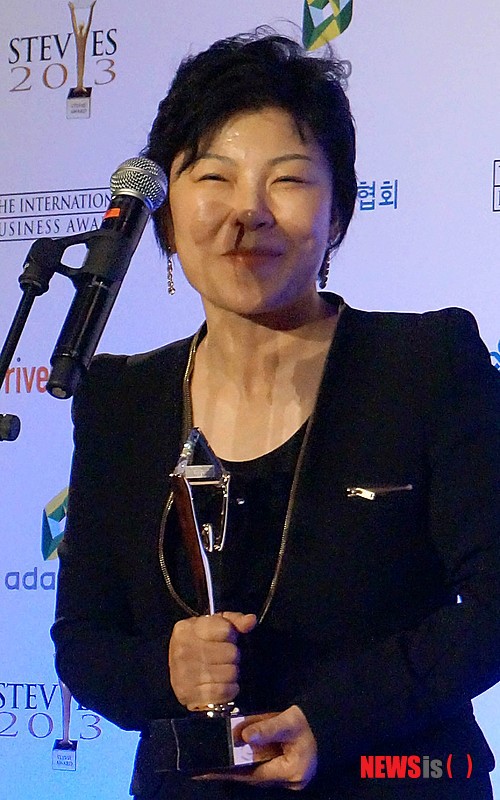 IBA 대상 수상한 하나로애드컴 손정희 사장