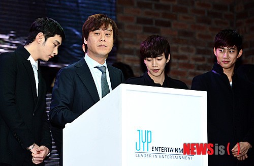 스마일게이트와 MOU 나선 정욱 JYP 대표
