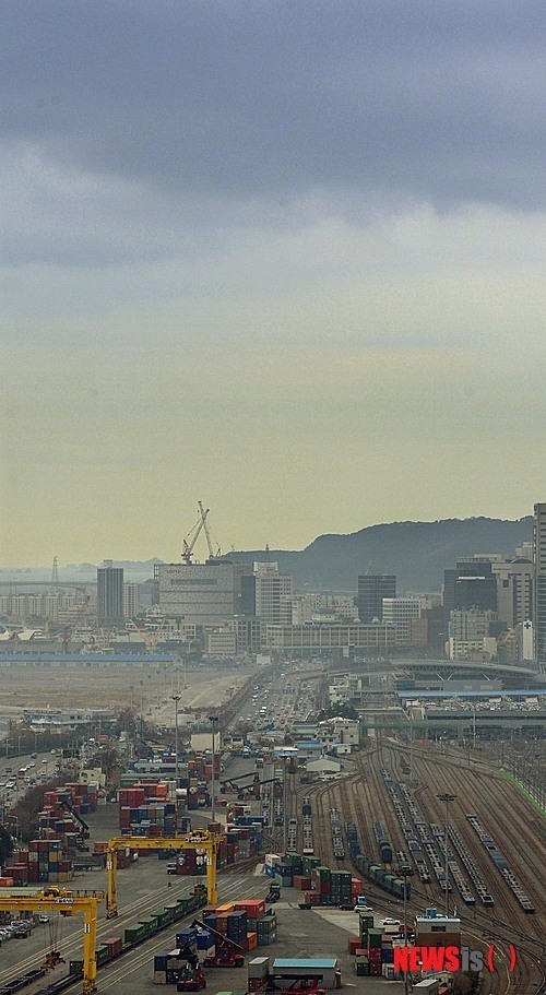 철도 물류 운송 먹구름