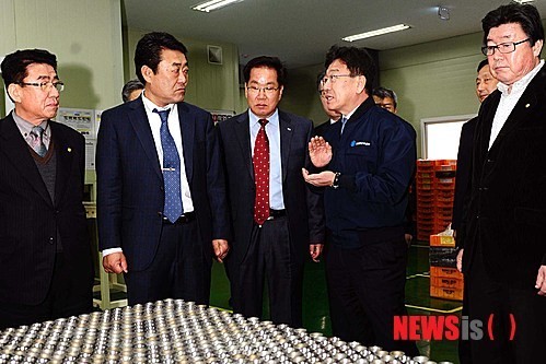 제이앤엘테크 방문한 윤상직 장관