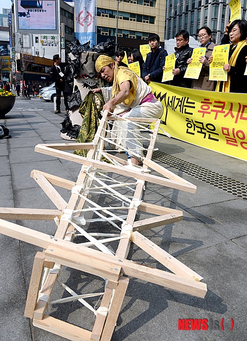 송전탑을 쓰러뜨려라