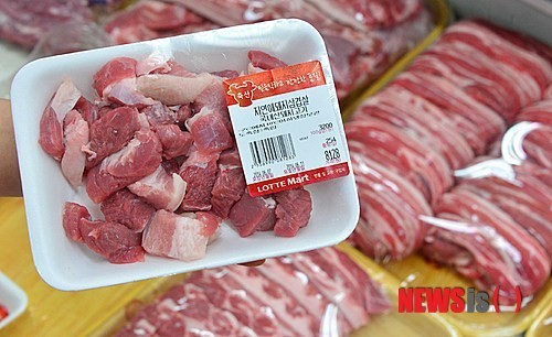 돼지고기 1kg당 5천원 넘겨... 고공행진 지속