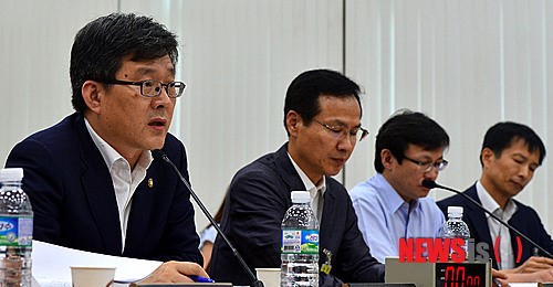 공청회 발언하는 여인홍 차관