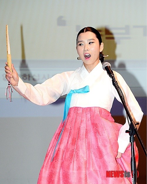 농부가 열창하는 우석대 박현미씨