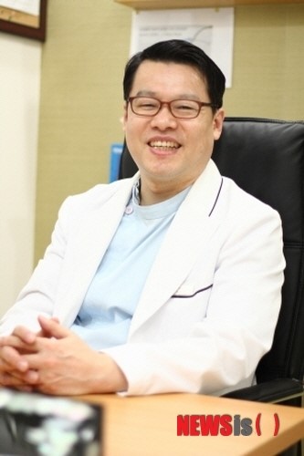 탈모 남성들, 헤어라인 모발이식으로 성형효과까지