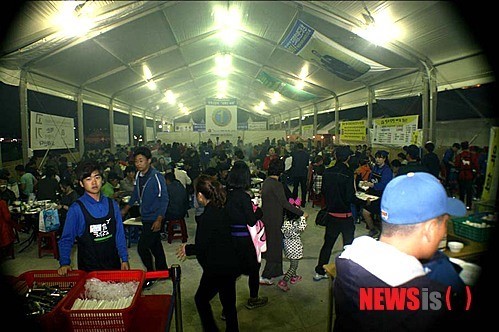 횡성한우축제…관광객으로 가득찬 셀프식당
