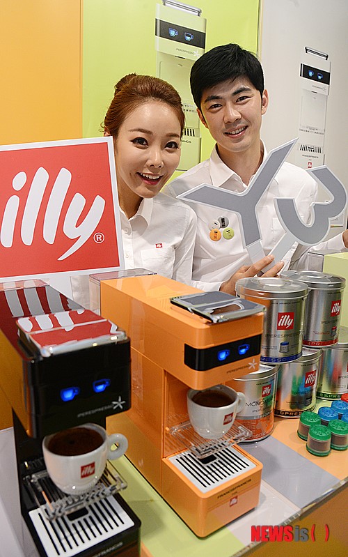 일리(illy), 트렌디한 캡슐 커피 머신 출시