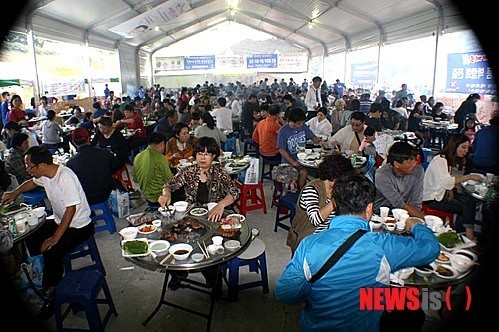 횡성한우축제…관광객들로 가득찬 셀프식당