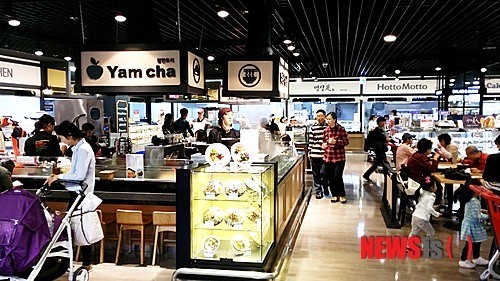 북적이는 롯데마트 월드타워점 식당가