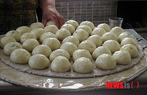 안흥 찐빵의 부활…횡성군수 인증제 도입