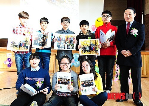 영월미디어기자박물관, 신천초등학교 졸업앨범 재능기부