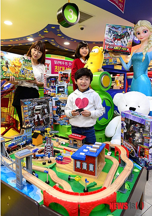 롯데마트, 4일간 해피 토이저러스 데이 진행