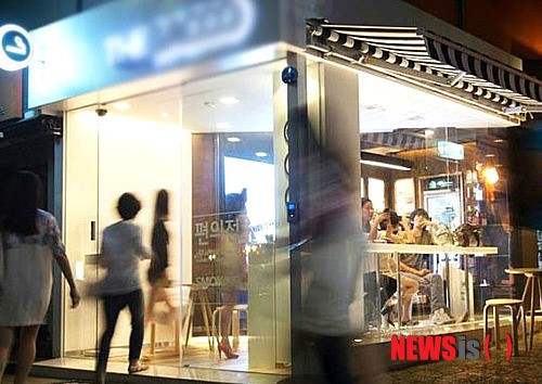 실내흡연 OK…이색 편의점 등장