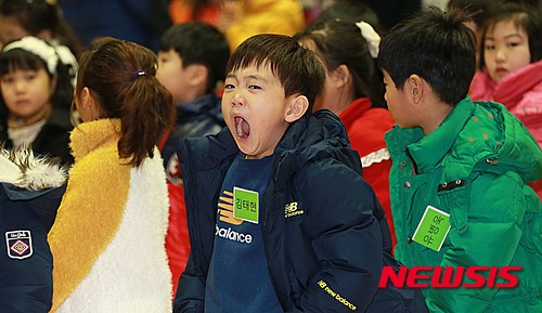 【韓国】「今日から小学生です」（写真）[03/02]