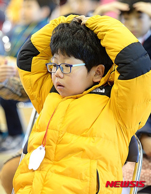 【韓国】「今日から小学生です」（写真）[03/02]