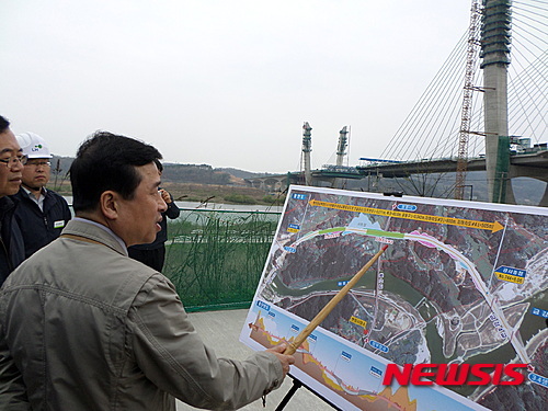 건설현장 안전실태 점검하는 이충재 행복청장