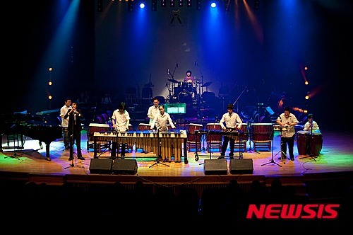 신세계百, 시각장애인 한빛예술단 음악공연 진행