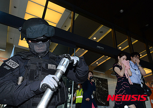 신속히 바깥으로 대피하세요