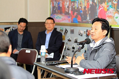 동문시장에서 간부회의 연 제주지사
