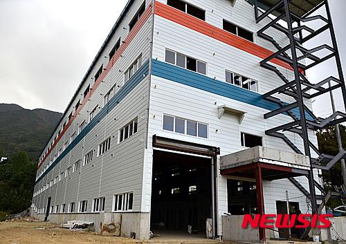양산 공장 신축현장 근로자 1명 10여m 추락사