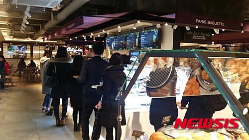 [르포]신논현역 파리바게뜨 마켓…그냥 빵집이 아냐