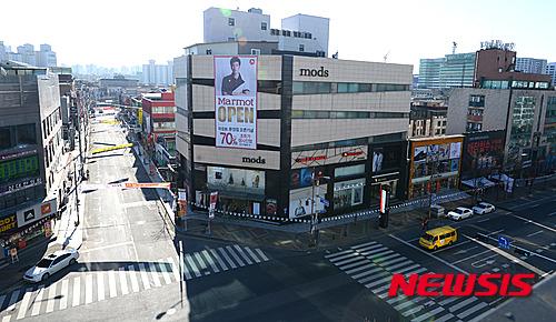 한산한 문정동 로데오거리