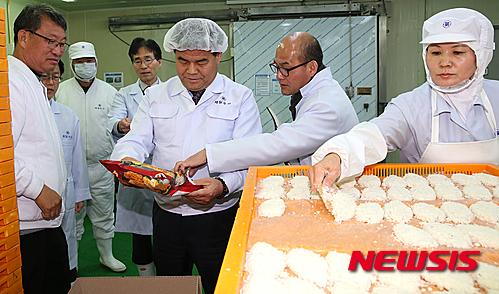 십규언 동해시장, 입주기업 현장방문