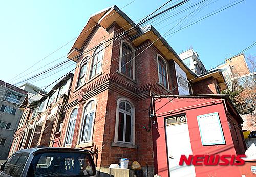 딜쿠샤 70년만에 복원 후 19년에 시민에게 개방
