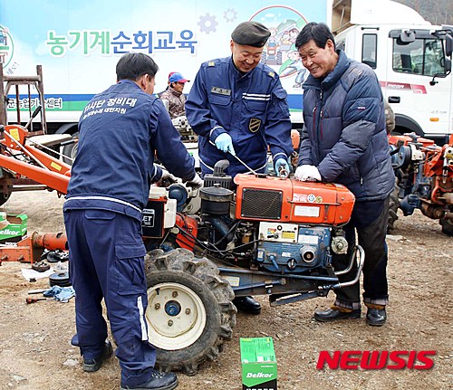 육군 11사단, 홍천 농가 농기계 정비지원