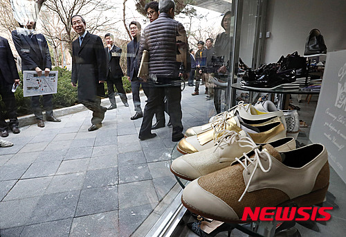 박원순 시장, 수제화 공동판매장 점검