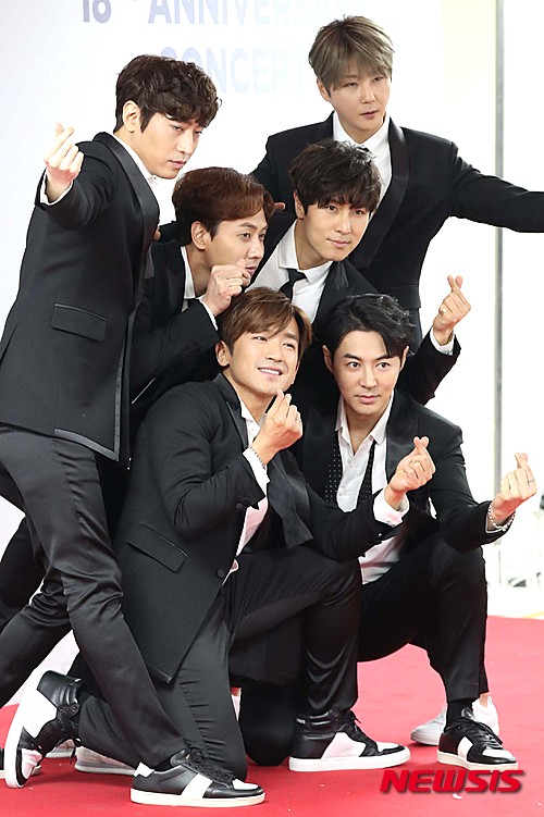 장수 아이돌그룹 신화에요!