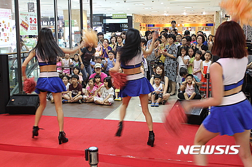 창원대동백화점, 17일 문나이트 페스티벌