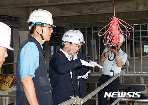환경기술원 리모델링 현장 방문한 윤성규 장관