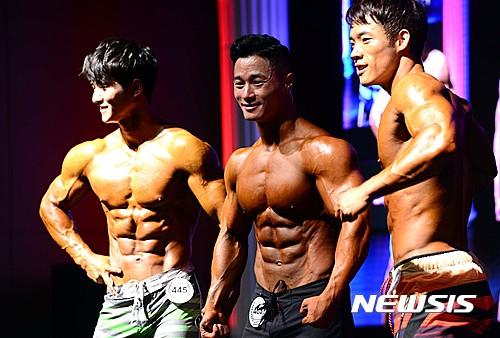 남성 몸짱들 육체미 대결