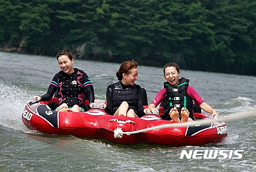 무더위 탈출…수상레저 1번지 가평