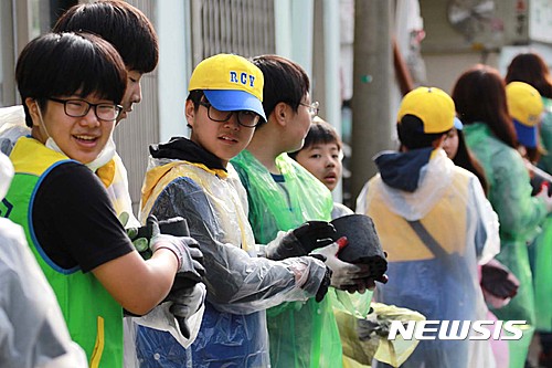 한적 인천지사, 취약계층에 연탄 배달