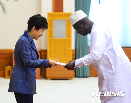 어제 해맑은 박근혜 대통령 | 인스티즈