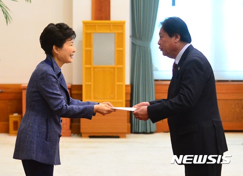 어제 해맑은 박근혜 대통령 | 인스티즈